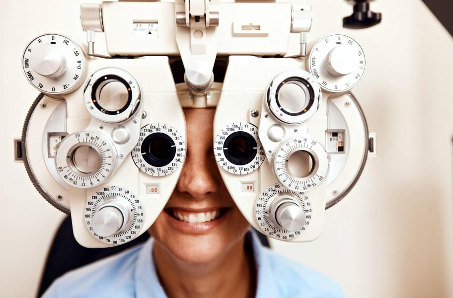 Examen de vue et adaptation lentilles