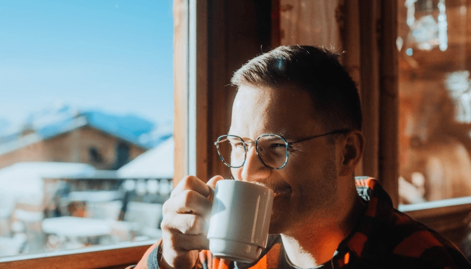image homme avec lunette
